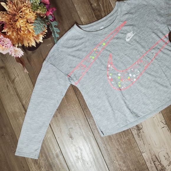 NWT Girls Nike Dream Chaser Long Sleeve Big Logo Graphic T-shirt Girls Size 6X - Picture 13 of 16